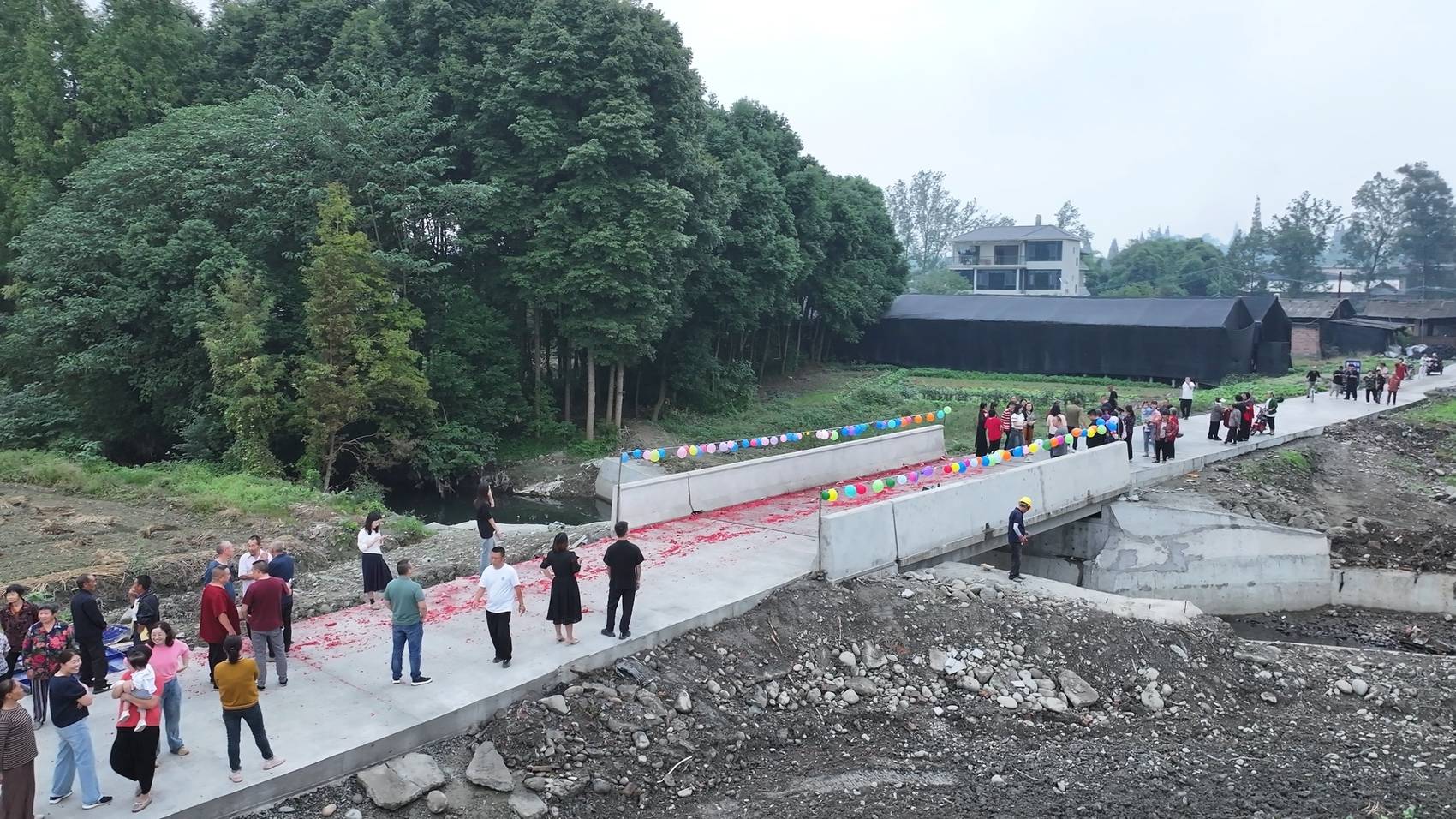 崇州市：深入开展“有事找纪检”活动 村民出行难题顺利得解